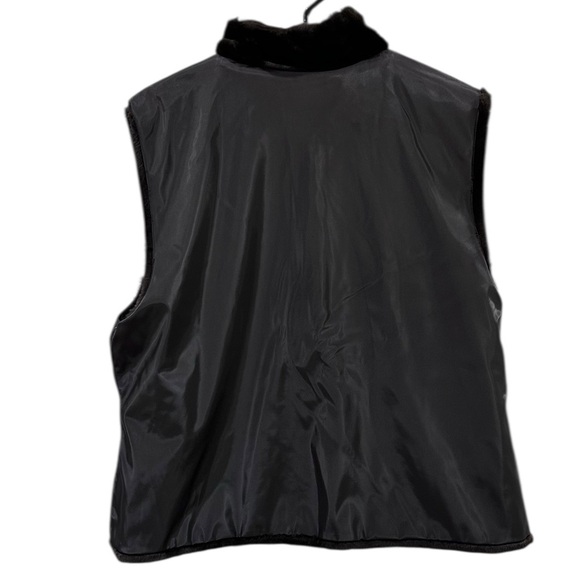 Dark Brown Women’s Faux Fur Zippered Vest with Pockets - Picture 4 of 5